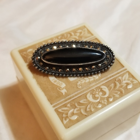 1930s Art Deco Sterling Onyx Brooch - Picture 2 of 3